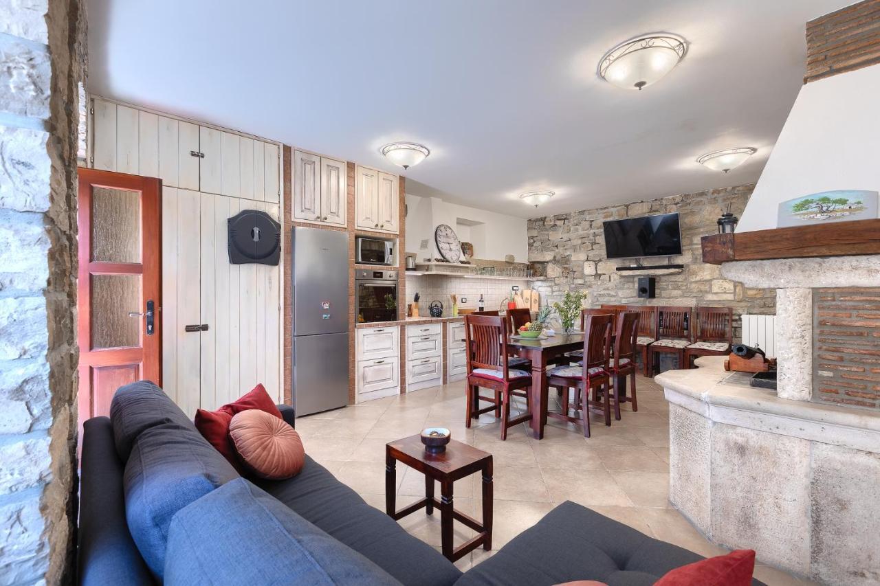 Apartman Pietro Motovun Ngoại thất bức ảnh